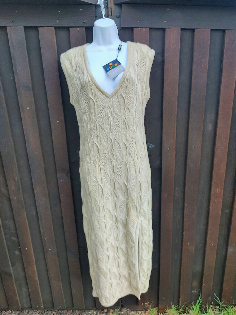 COOGI Cream Cable-Knit Sleeveless V-Neck Long Sweater Dress